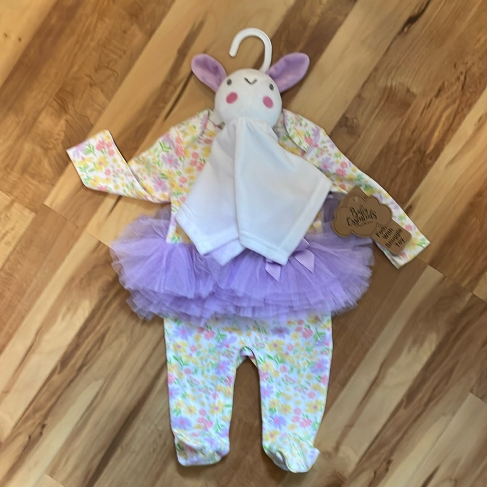 Baby Essentials Two Piece Floral Outfit w/Bunny - Size 3 Months